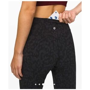 Lululemon Wunder Under 25” Black Pattern Legging